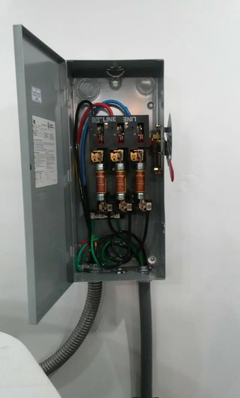 Three-phase disconnect switch installed for Electrical Wiring & Rewiring in Fort Gibson